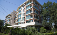 Blocul Sveti Vlas Mamaia este situat intr-o zona verde, in apropierea Hotelului Parc.